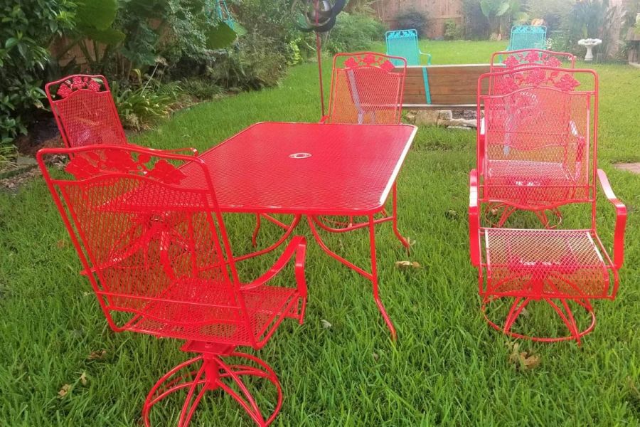 red metal table set